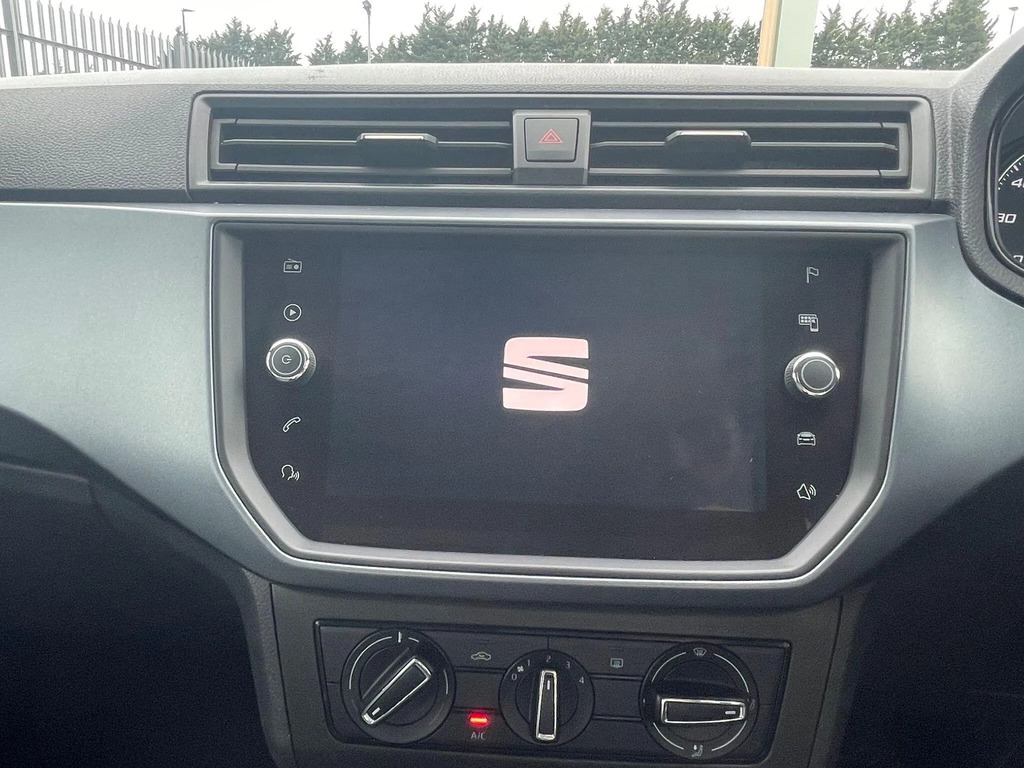 Seat Arona Tsi Se Technology Red #10