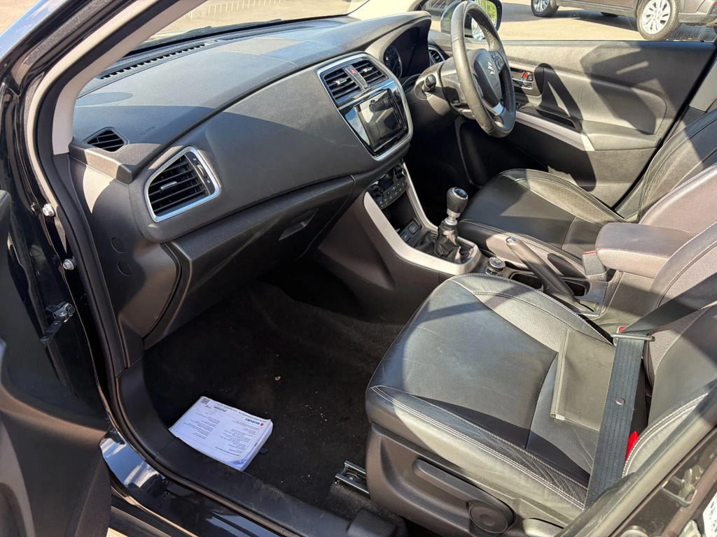 Suzuki SX4 S Cross Hatchback Blue #25
