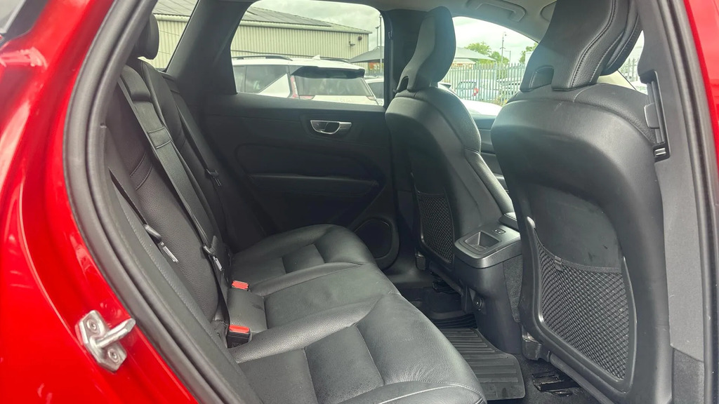 Volvo XC60 2.0 B5 Mhev Momentum Euro 6 Ss #6