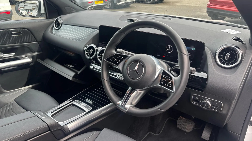 Mercedes-Benz GLA Class 1.3 Gla200 Mhev Sport Executive 7G-dct Euro 6 S  #3
