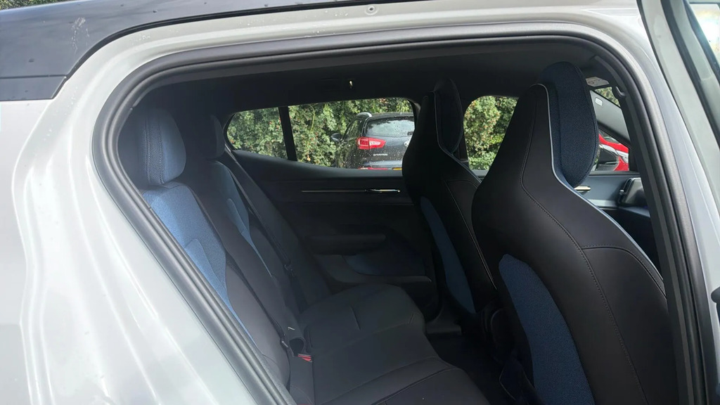 Volvo EX30 P5 Long Range 69Kwh Plus #6