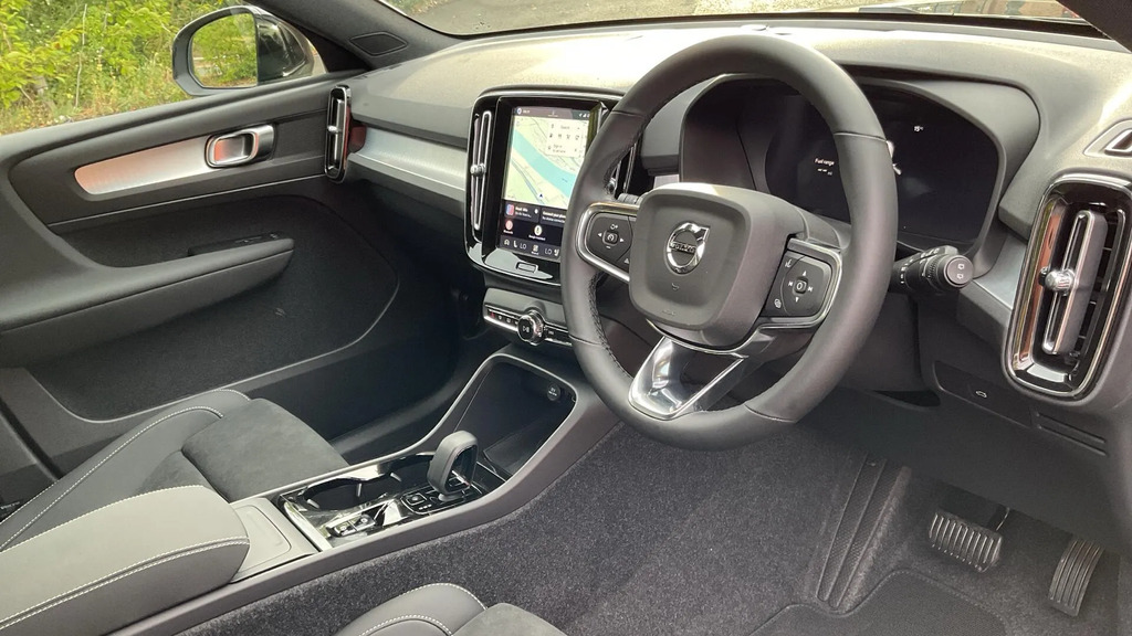 Volvo XC40 2.0 B3p Plus Dark  #4