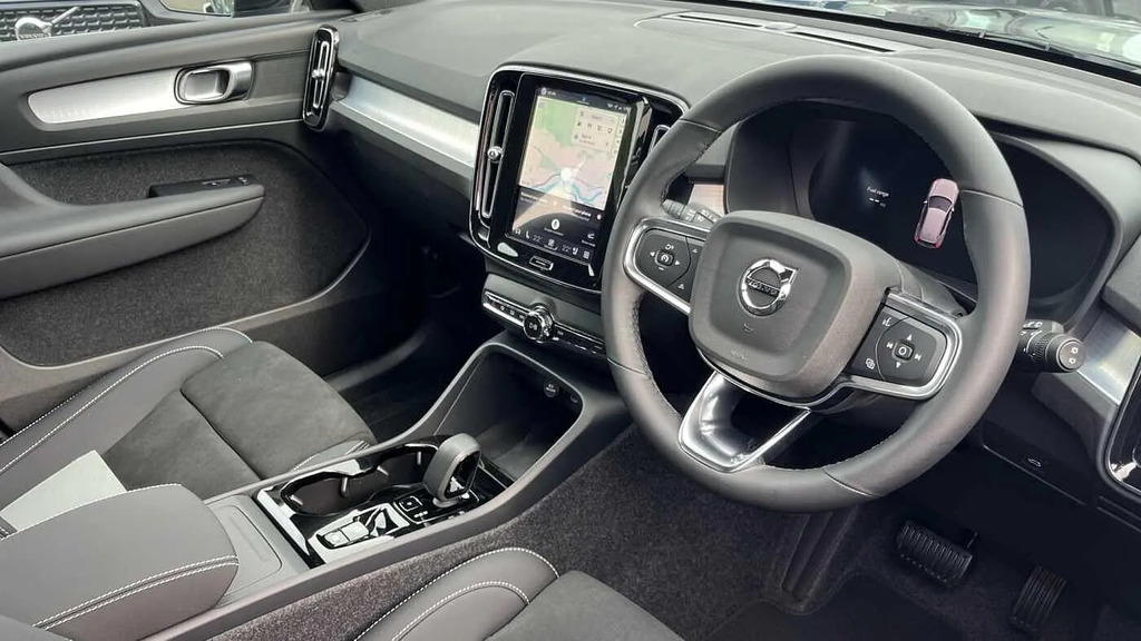 Volvo XC40 2.0 B3p Plus Dark  #4