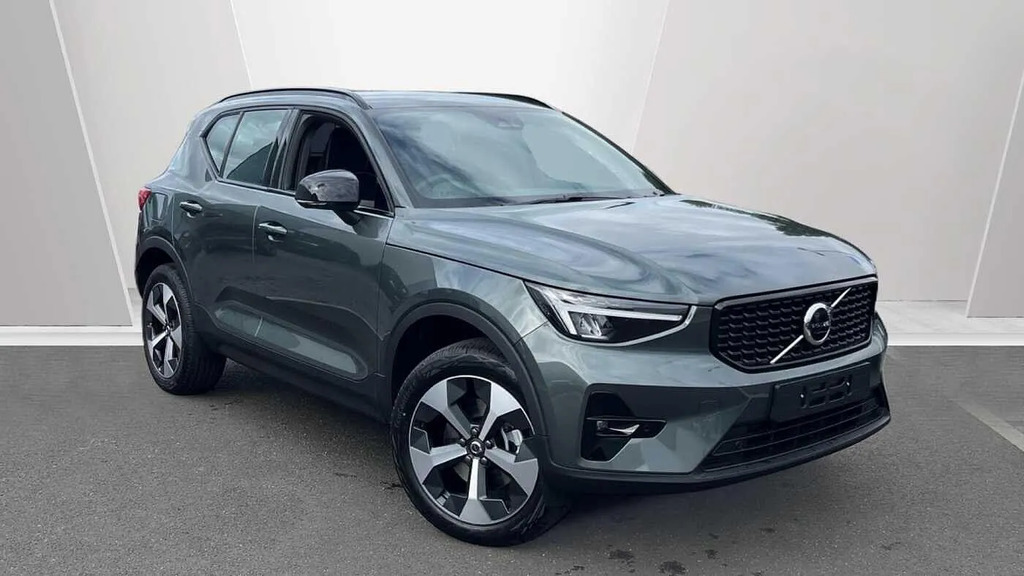 Volvo XC40 2.0 B3p Plus Dark 