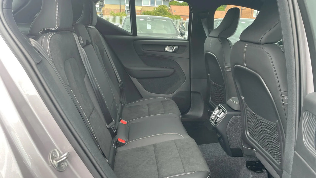 Volvo XC40 2.0 B3p Plus Dark  #5