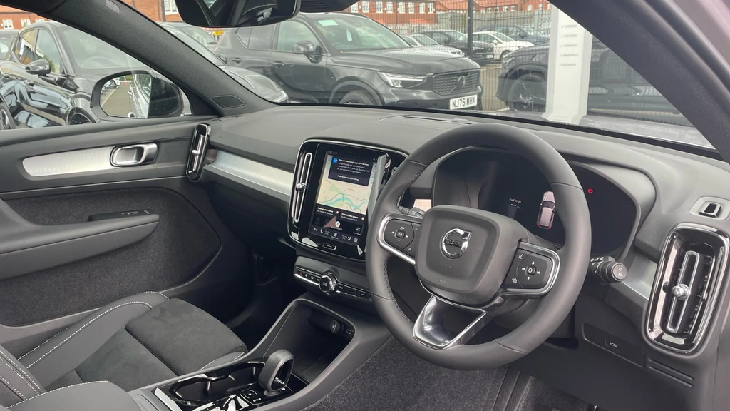 Volvo XC40 2.0 B3p Plus Dark  #3