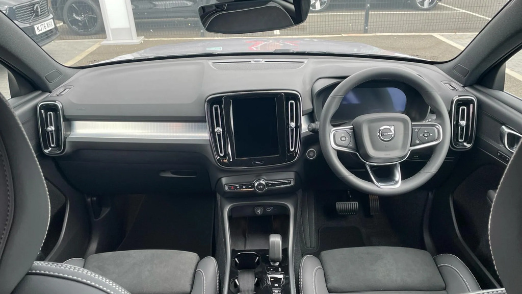 Volvo XC40 2.0 B3p Plus Dark  #4