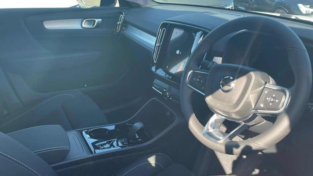 Volvo XC40 2.0 B3p Plus Dark  #4