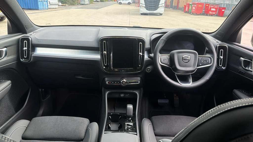 Volvo XC40 2.0 B3p Plus Dark  #5