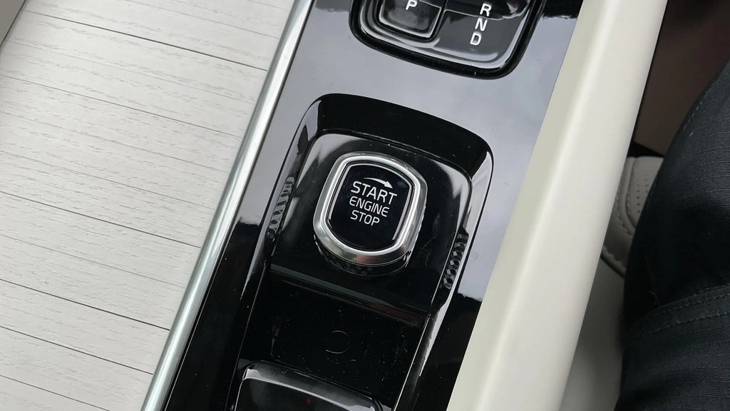 Volvo XC60 Ultra #24