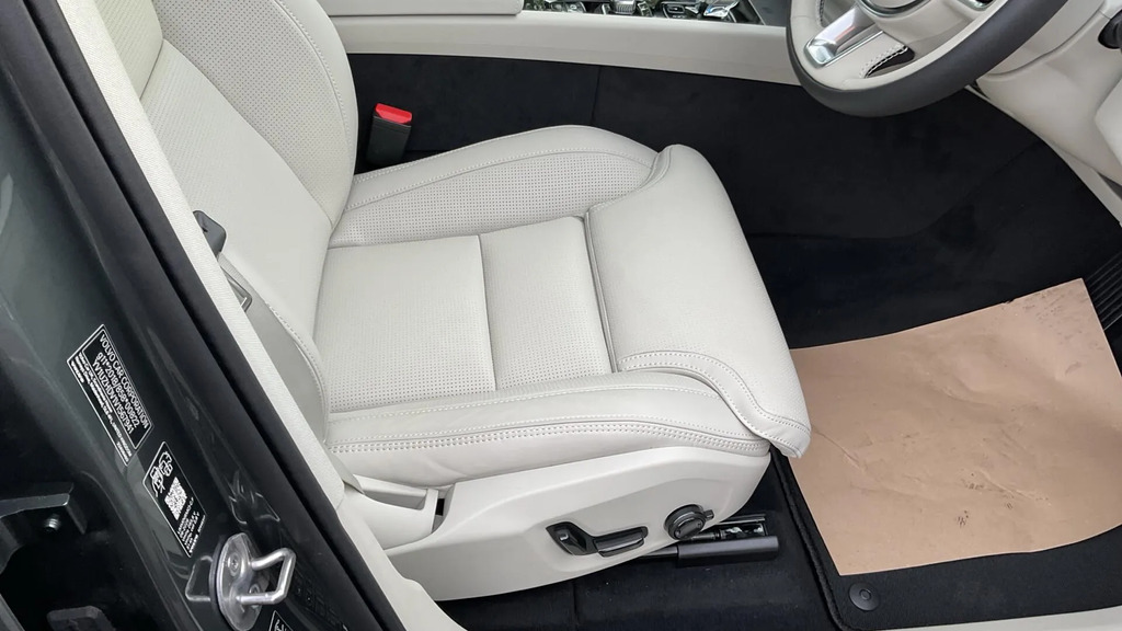 Volvo XC60 Ultra #27