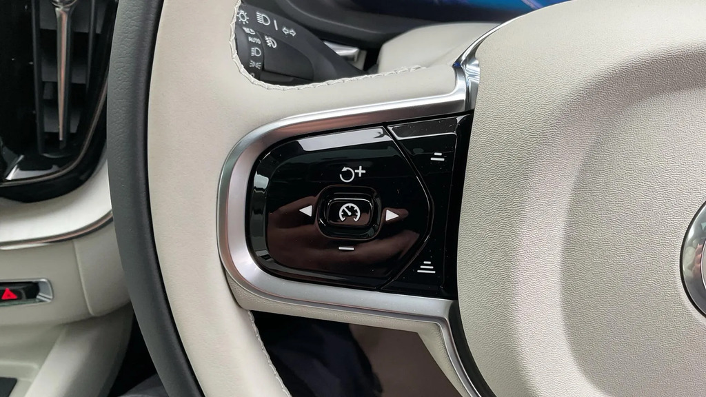 Volvo XC60 Ultra #19