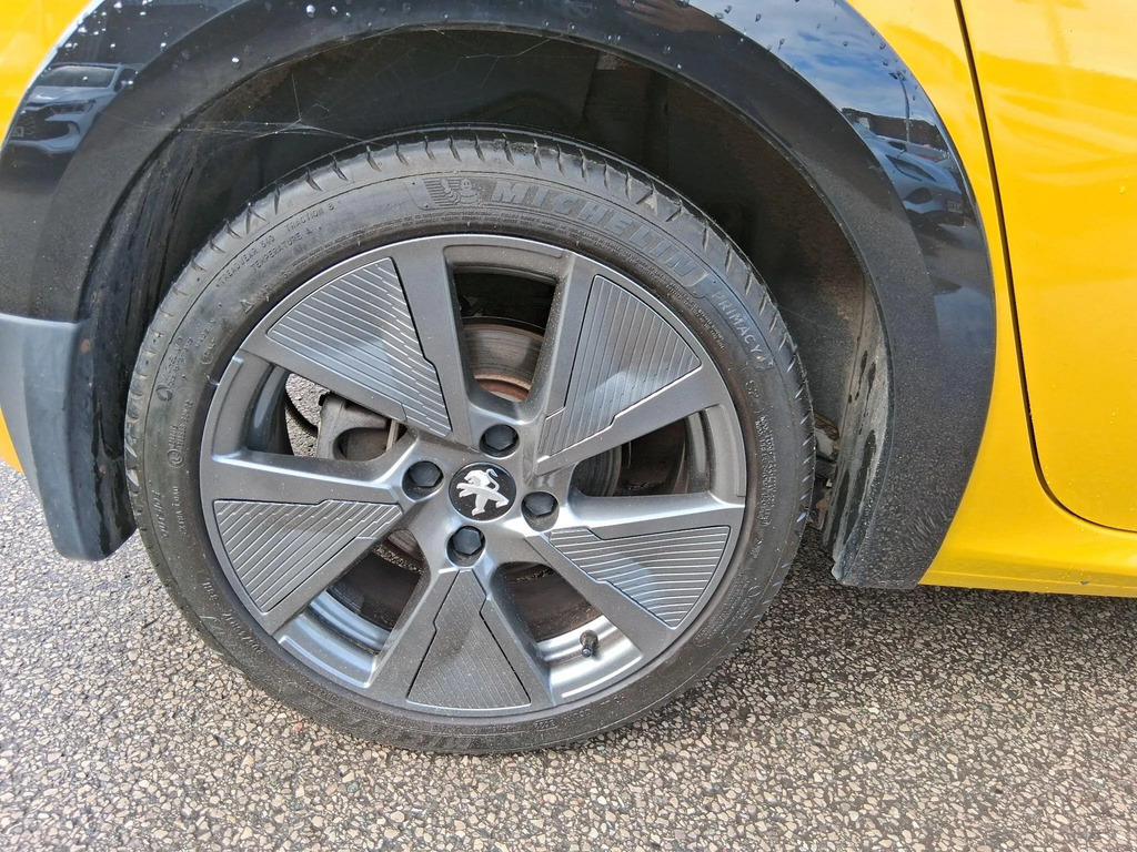 Peugeot e-208 Gt Black #8