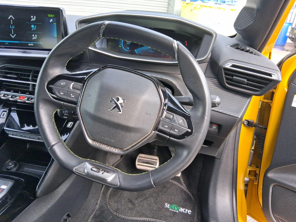 Peugeot e-208 Gt Black #15