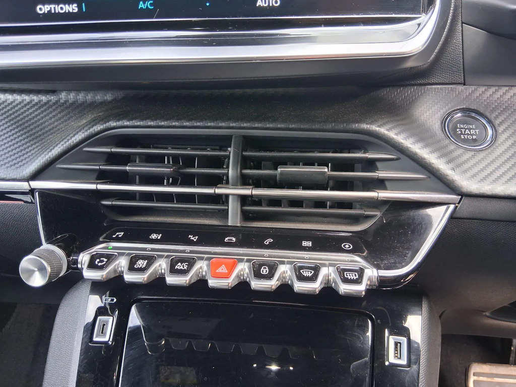 Peugeot e-208 Gt Black #17