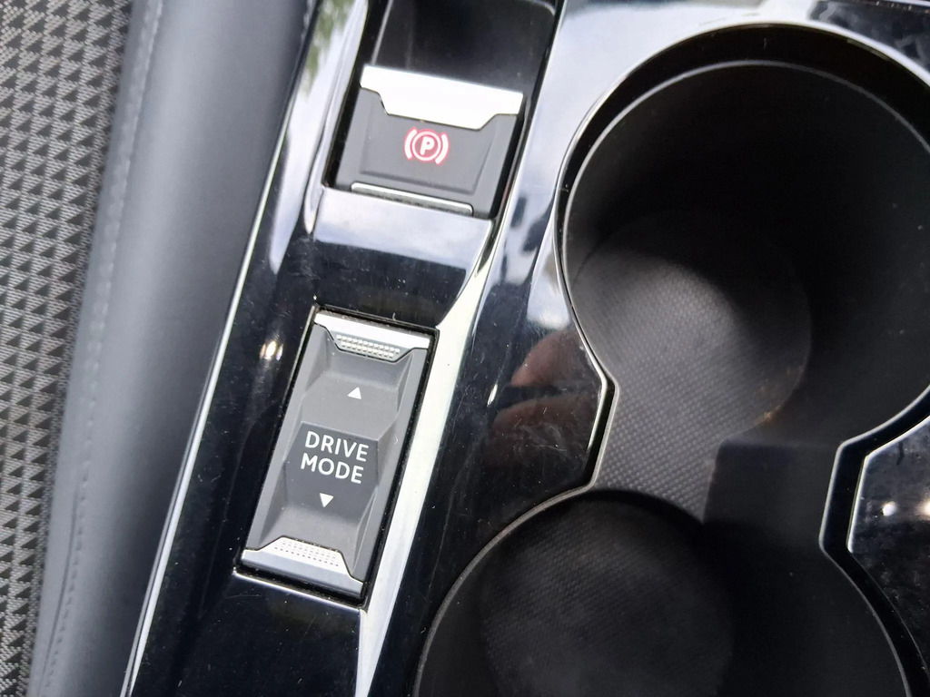 Peugeot e-208 Gt Black #19