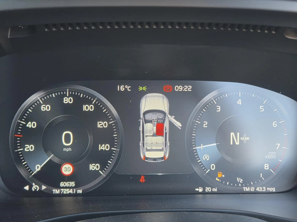 Volvo XC40 R-design Black #30
