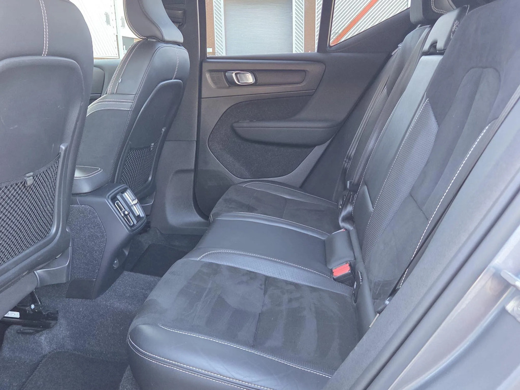 Volvo XC40 R-design Black #14
