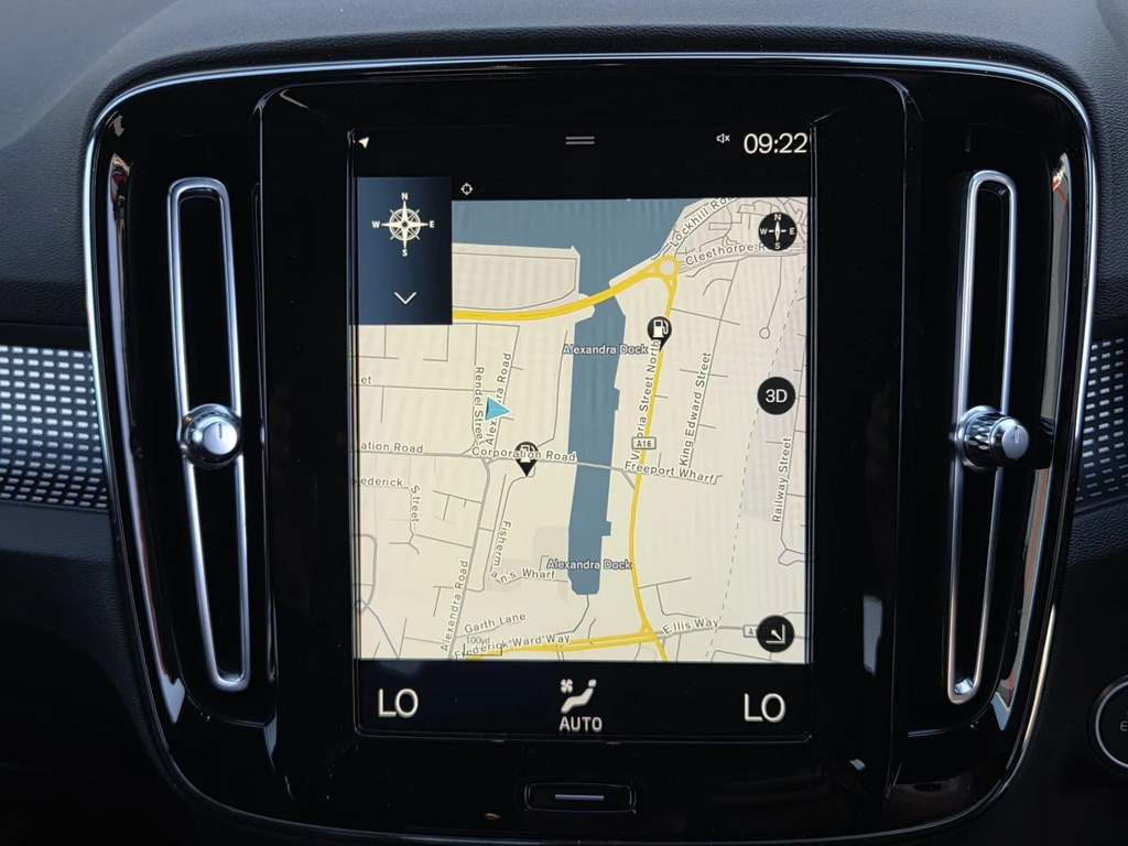 Volvo XC40 R-design Black #25