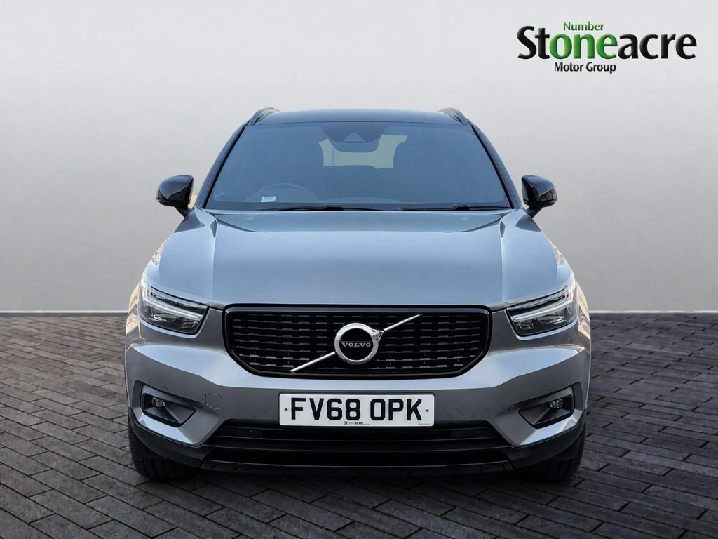 Volvo XC40 Suv #2