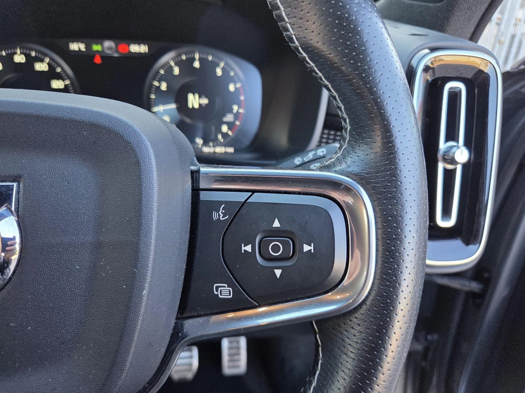 Volvo XC40 R-design Black #20