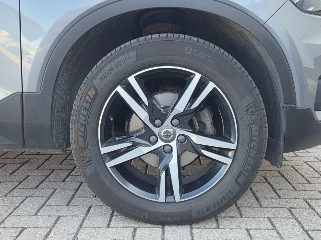 Volvo XC40 R-design Black #22