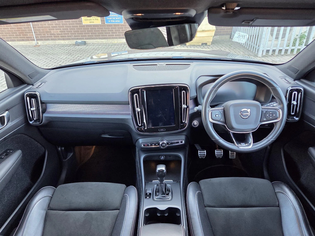 Volvo XC40 R-design Black #8