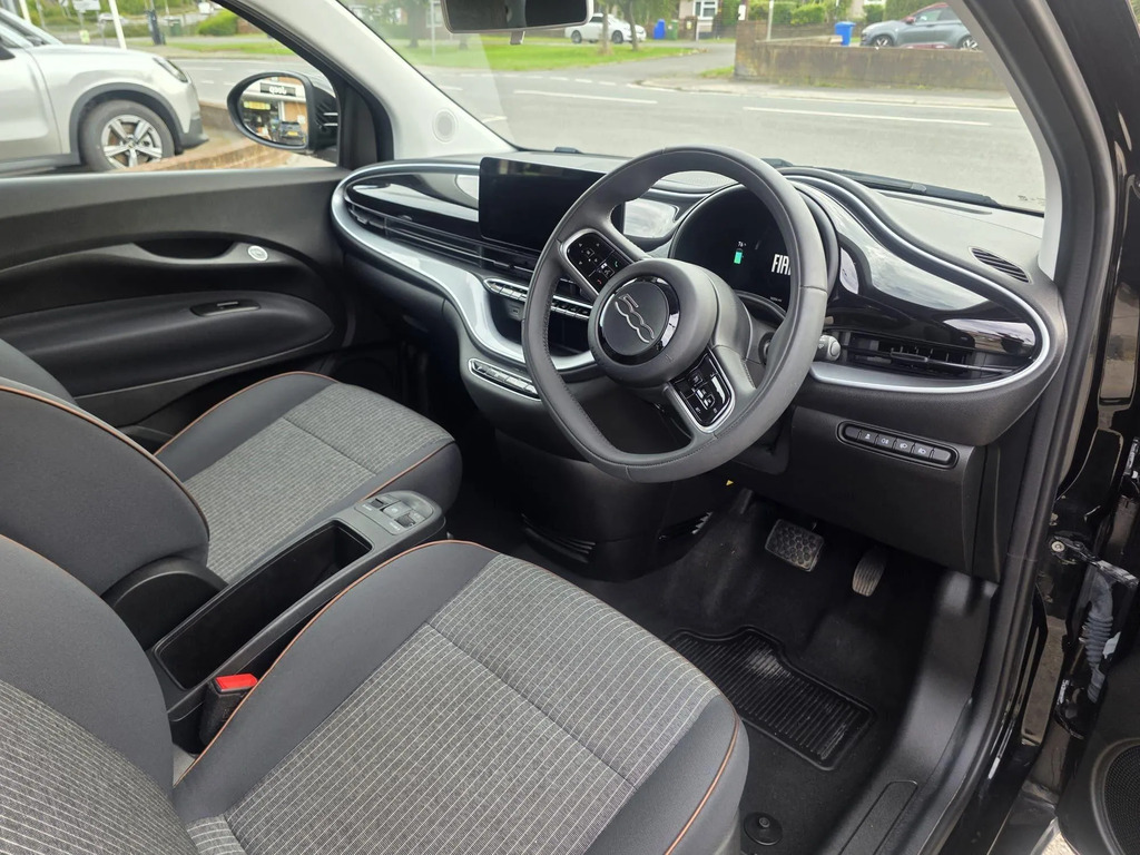 Fiat 500E C 42Kwh Red Red #11