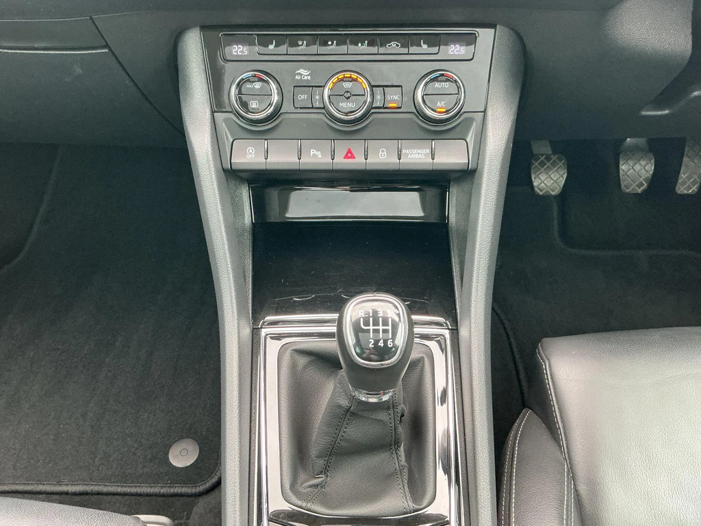 Skoda Karoq Se Technology Black #24