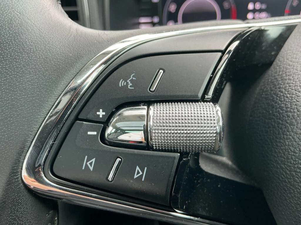 Skoda Karoq Se Technology Black #33