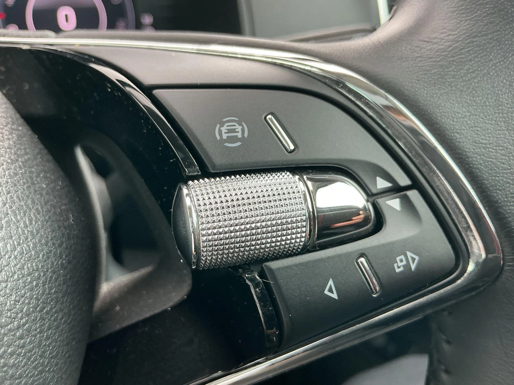 Skoda Karoq Se Technology Black #34