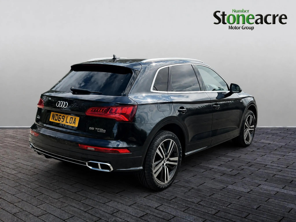 Audi Q5 Tfsie Black Edition White #8
