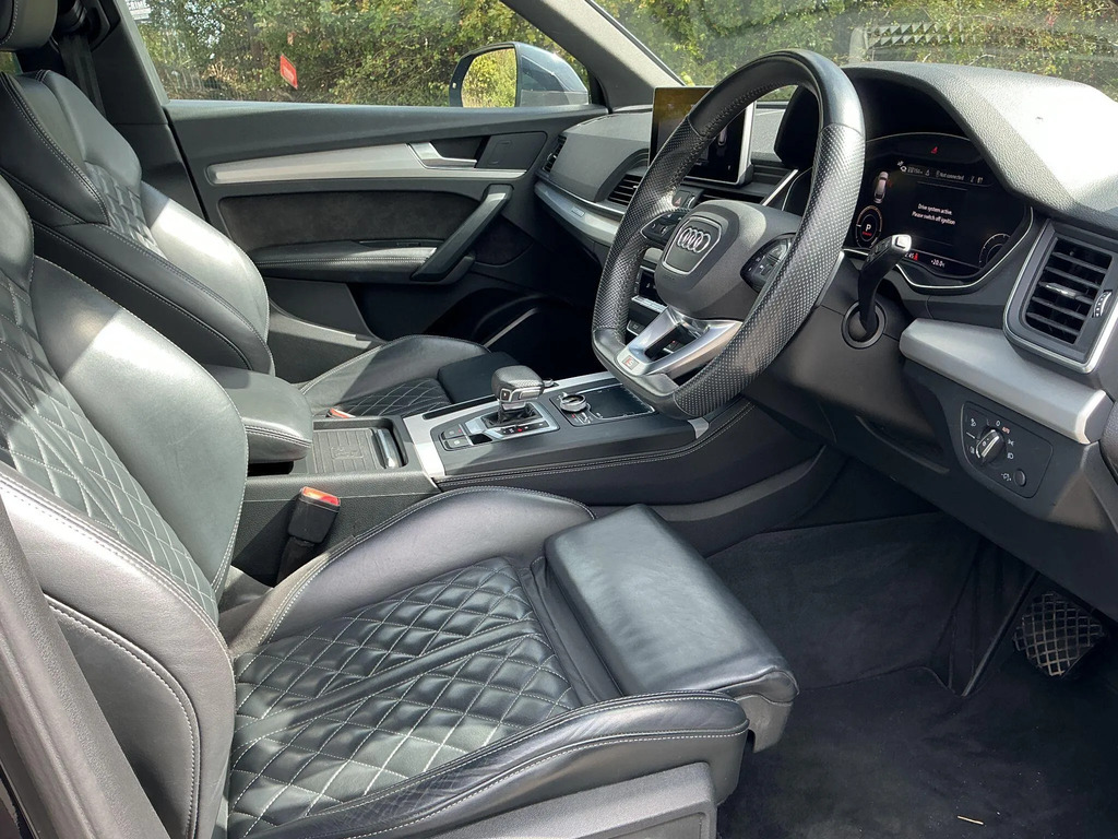 Audi Q5 Tfsie Black Edition White #17