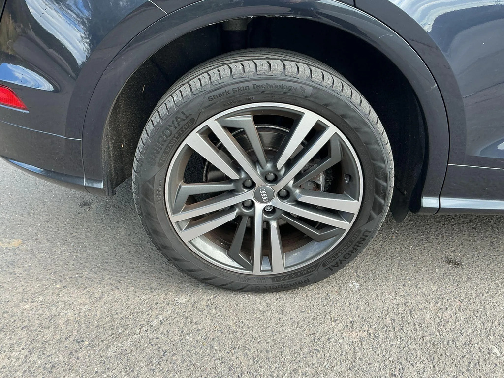 Audi Q5 Tfsie Black Edition White #12