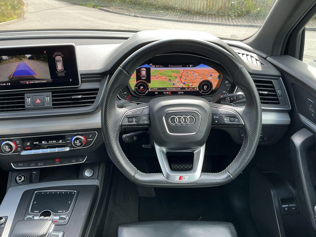 Audi Q5 Tfsie Black Edition White #16