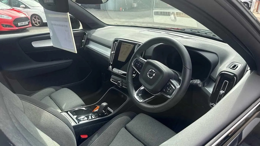 Volvo XC40 2.0 B3p Plus Dark #4