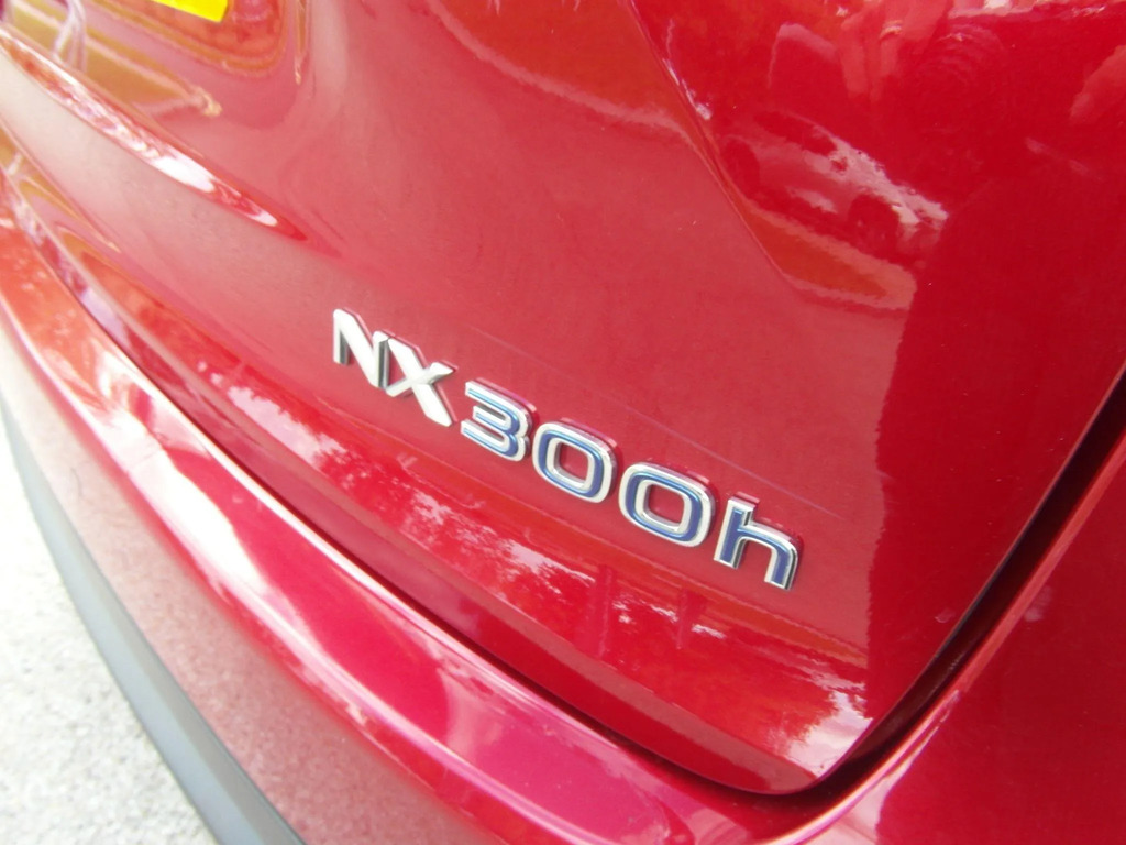 Lexus NX 2.5 300H 195 Bhp White #33