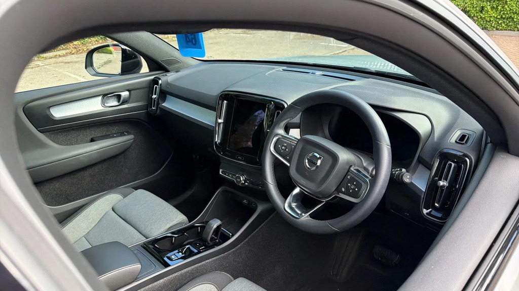 Volvo XC40 2.0 B3p Plus Dark #4