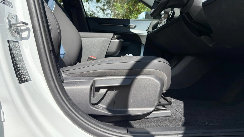 Volvo EX30 Ultra, Single Motor Extended Range, Grey #26