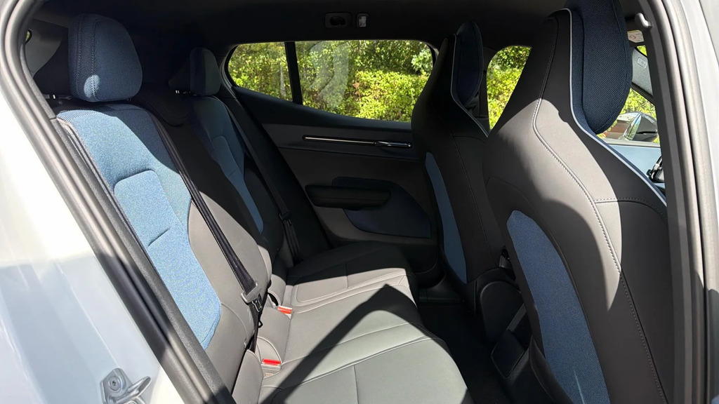 Volvo EX30 P5 Long Range 69Kwh Plus #6
