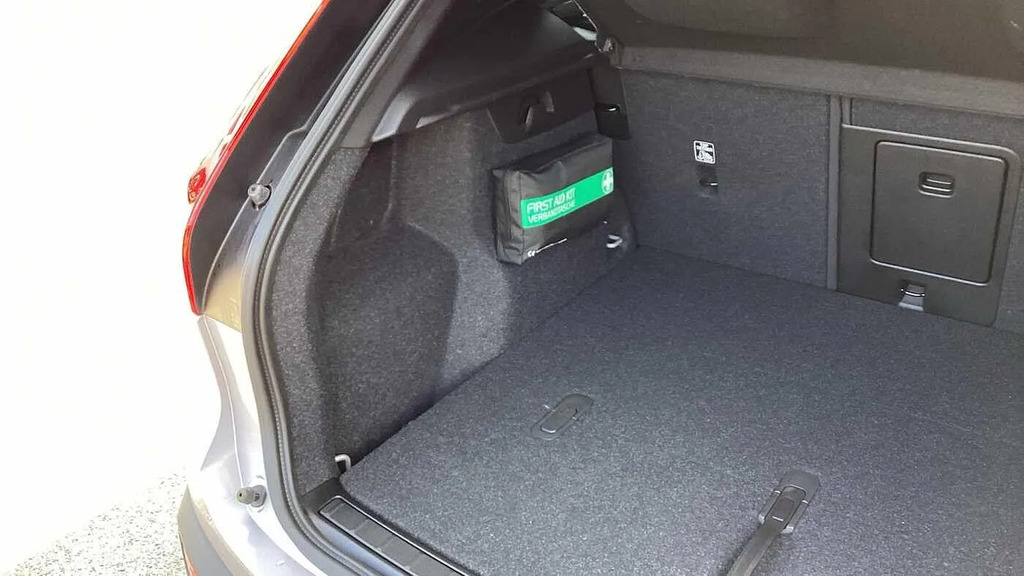 Volvo XC40 2.0 B3p Plus Dark Black #23
