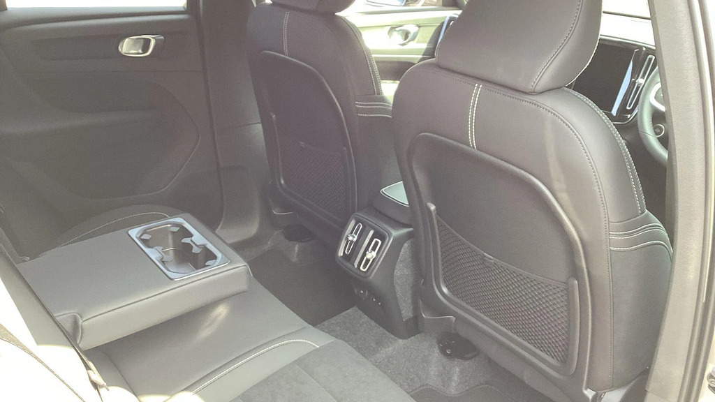 Volvo XC40 2.0 B3p Plus Dark Black #34