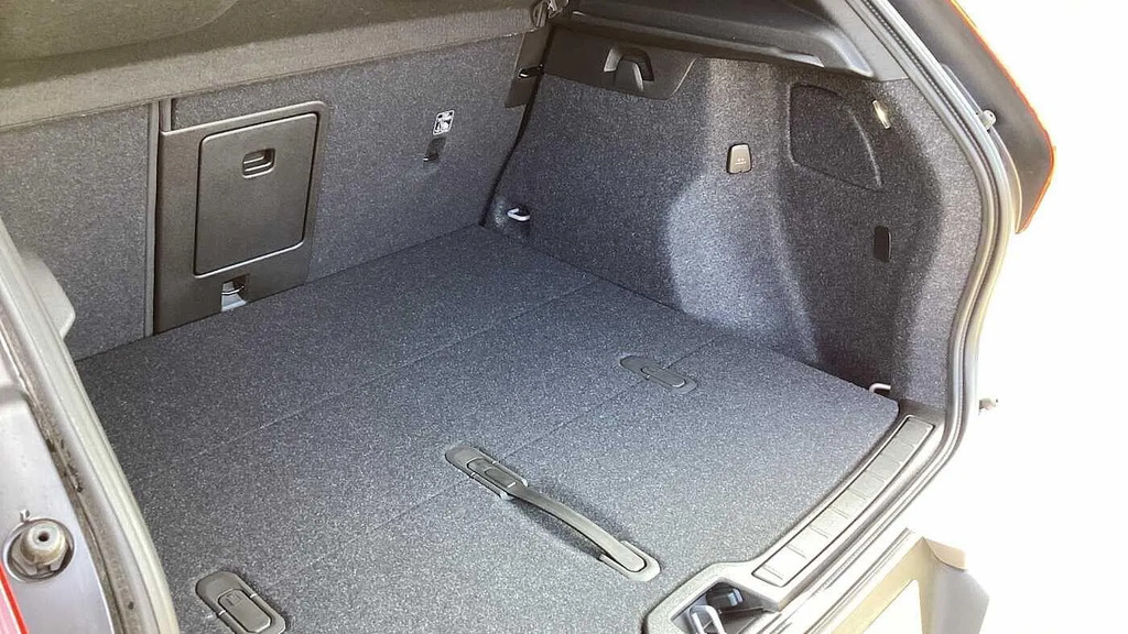Volvo XC40 2.0 B3p Plus Dark Black #24