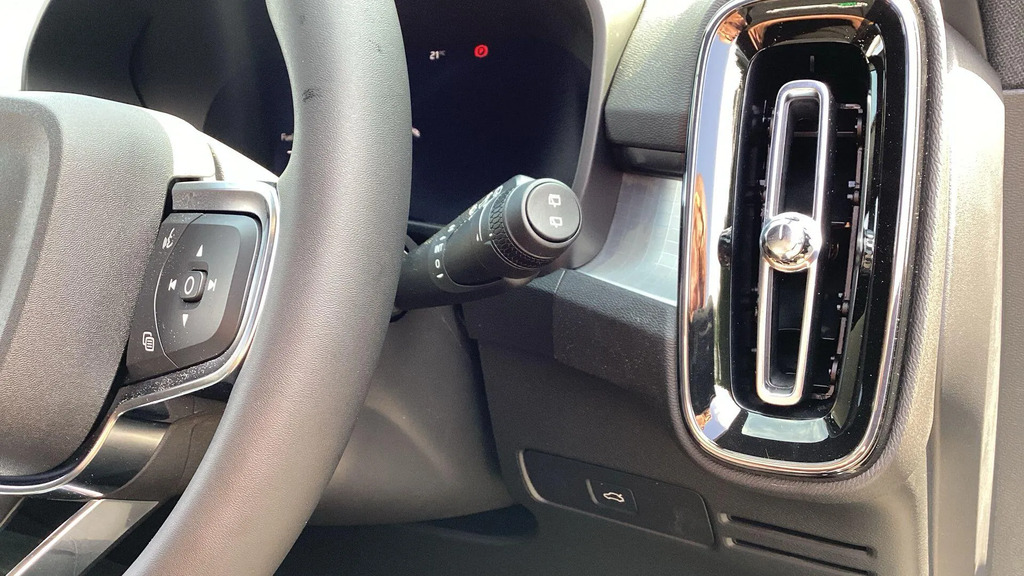 Volvo XC40 2.0 B3p Plus Dark Black #37