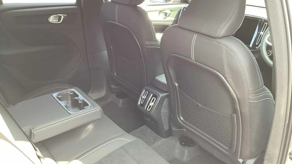 Volvo XC40 2.0 B3p Plus Dark Black #21