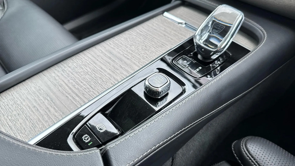 Volvo XC90 Plus Dark B5 235 Hp Black #25