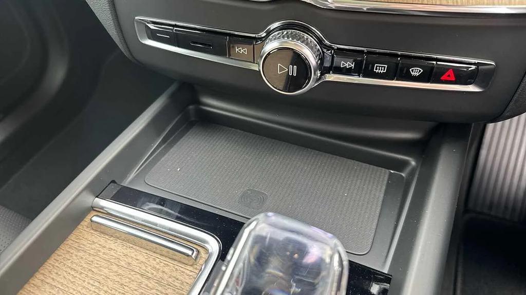 Volvo XC60 Ultra Black #17