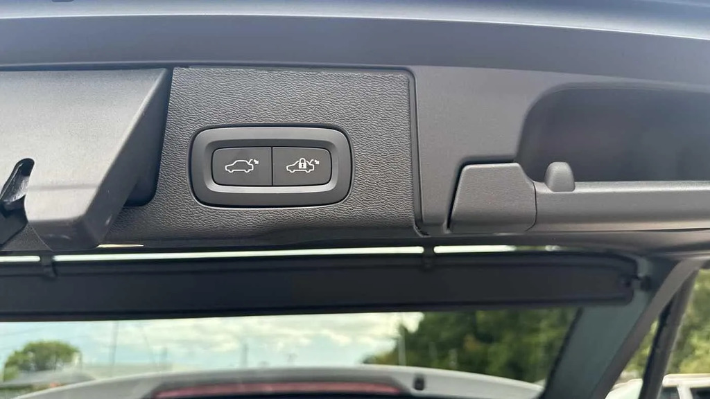Volvo XC60 Ultra Black #14