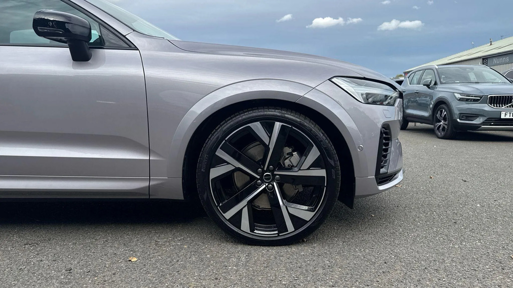 Volvo XC60 Ultra Black #34
