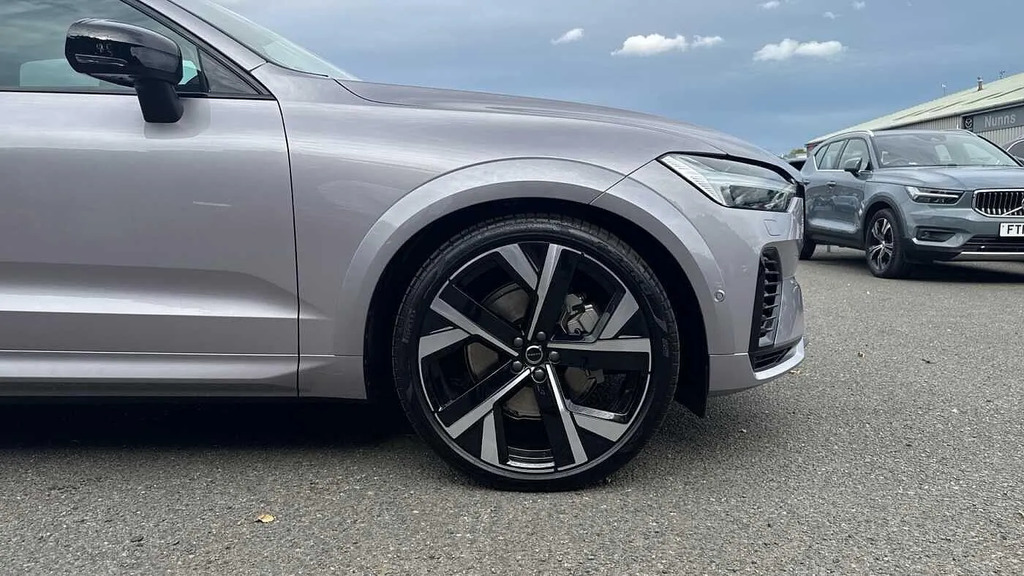 Volvo XC60 Ultra Black #7